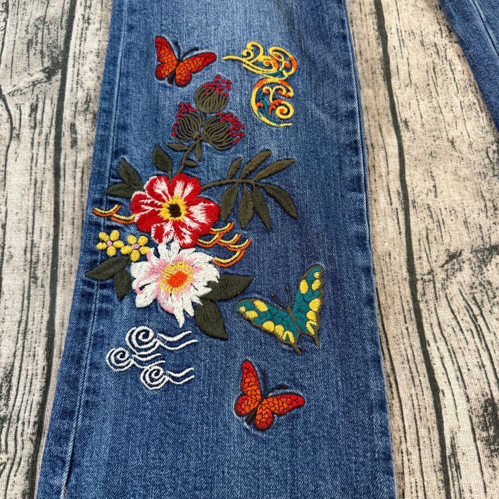 Johnny Was Cropped Baby Boot Jeans 28 Blue Embroidered Boho Floral - Picture 3 of 13